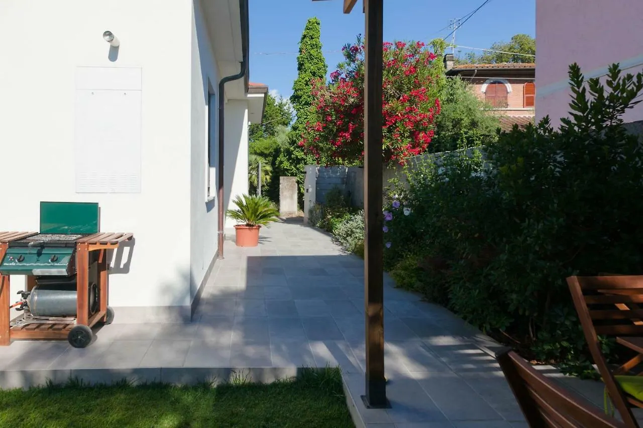 Flora Home Marina Di Carrara Italy