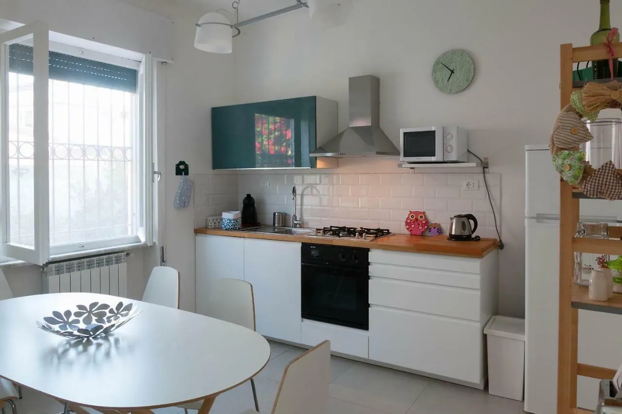 Flora Home Marina Di Carrara Holiday home